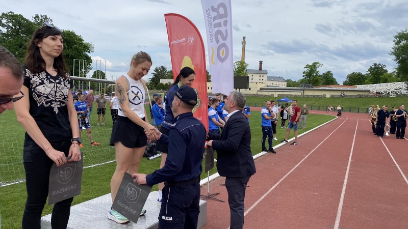 Funkcjonariuszka SG na podium
