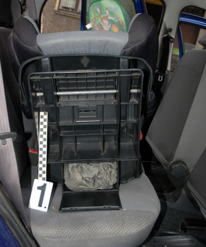 narkotyki ukryte w foteliku 