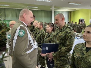 Uroczysta zbiórka z okazji 156. rocznicy urodzin Marszałka Józefa Piłsudskiego Uroczysta zbiórka z okazji 156. rocznicy urodzin Marszałka Józefa Piłsudskiego
