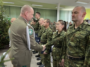 Uroczysta zbiórka z okazji 156. rocznicy urodzin Marszałka Józefa Piłsudskiego Uroczysta zbiórka z okazji 156. rocznicy urodzin Marszałka Józefa Piłsudskiego