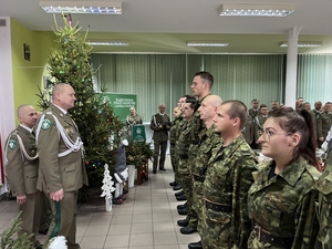 Uroczysta zbiórka z okazji 156. rocznicy urodzin Marszałka Józefa Piłsudskiego Uroczysta zbiórka z okazji 156. rocznicy urodzin Marszałka Józefa Piłsudskiego