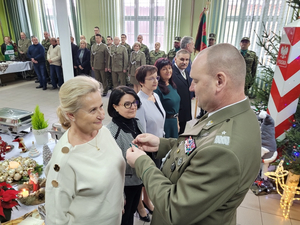 Uroczysta zbiórka z okazji 156. rocznicy urodzin Marszałka Józefa Piłsudskiego Uroczysta zbiórka z okazji 156. rocznicy urodzin Marszałka Józefa Piłsudskiego