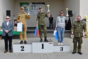Dekoracja zwycięzców biegu
