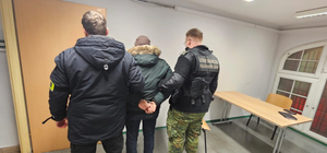 Zatrzymanie cudzoziemca przez funkcjonariuszy Placówki SG w Sosnowcu wspólnie z funkcjonariuszami Policji Zatrzymanie cudzoziemca przez funkcjonariuszy Placówki SG w Sosnowcu wspólnie z funkcjonariuszami Policji