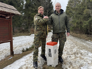 Od lewej Komendant Śląskiego Oddziału Straży Granicznej gen. bryg. SG Andrzej Jakubaszek i Komendant Karpackiego Oddziału Straży Granicznej gen. bryg. SG Adam Jopek. Od lewej Komendant Śląskiego Oddziału Straży Granicznej gen. bryg. SG Andrzej Jakubaszek i Komendant Karpackiego Oddziału Straży Granicznej gen. bryg. SG Adam Jopek.