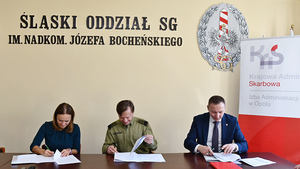  Od lewej Edyta Trzaskowska, gen. bryg. SG Andrzej Jakubaszek - Komendant Śląskiego Oddziału SG, Rafał Sitko.
