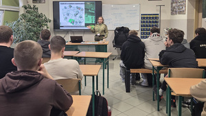Prelekcja dla młodzieży prowadzona przez funkcjonariuszkę Placówki SG w Bielsku-Białej Prelekcja dla młodzieży prowadzona przez funkcjonariuszkę Placówki SG w Bielsku-Białej