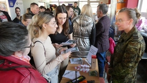 Targi Edukacji i Pracy w Zespole Szkół Nr 2 im. Wojciecha Korfantego w Jastrzębiu-Zdroju Targi Edukacji i Pracy w Zespole Szkół Nr 2 im. Wojciecha Korfantego w Jastrzębiu-Zdroju