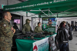 Stoisko wystawiennicze Placówki Straży Granicznej w Sosnowcu. Stoisko wystawiennicze Placówki Straży Granicznej w Sosnowcu.