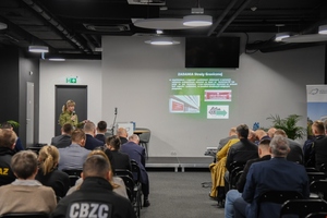 Ppłk SG Ewą Szlendak-Kelczauskas podczas prelekcji Ppłk SG Ewą Szlendak-Kelczauskas podczas prelekcji