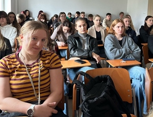 Technicy kryminalistyki z Placówki SG w Opolu na zaproszenie Koła Naukowego przeprowadzili zajęcia dla studentów. Technicy kryminalistyki z Placówki SG w Opolu na zaproszenie Koła Naukowego przeprowadzili zajęcia dla studentów.