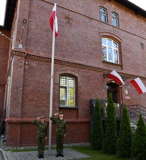 Dzień Flagi Rzeczypospolitej Polskiej - Placówka SG w Rudzie Śląskiej Dzień Flagi Rzeczypospolitej Polskiej - Placówka SG w Rudzie Śląskiej
