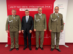  Zdjęcie grupowe osób odznaczonych