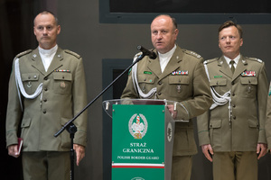  Kapelan Śląskiego Oddziału SG ks. kpt. SG Artur Suska oraz Dziekan Ewangelicki ks. płk SG Kornel Undas udzielają błogosławieństwa.