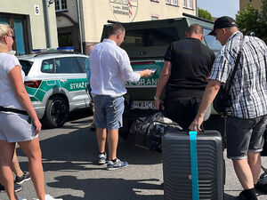  Funkcjonariusze Śląskiego Oddziału Straży Granicznej podczas przygotowań do wyjazdu na wsparcie działań kontrolnych na granicy z Niemcami