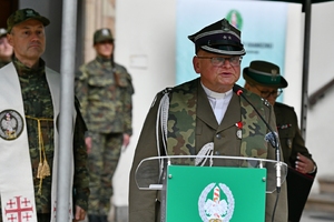  Błogosławieństwo funkcjonariuszy na nową drogę zawodową udzielone przez Dziekana Rodzaju Sił Zbrojnych – Wojsk Lądowych ks. ppłk Sławomir Fonfara