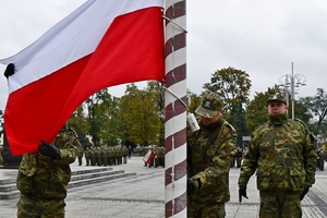  Podniesienie flagi państwowej na maszt