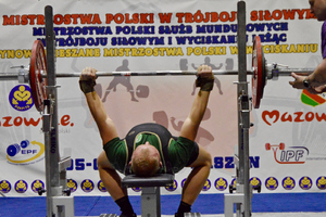 Uczestnicy Mistrzostw Polski Służb Mundurowych w Wyciskaniu Leżąc Klasycznym i w Trójboju Siłowym Klasycznym.