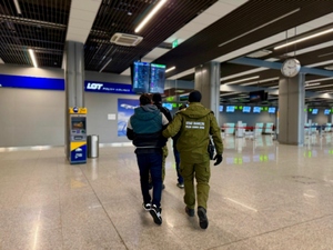 Cudzoziemcy zatrzymani na lotnisku