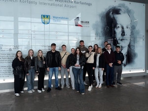 Studenci raciborskiej Akademii Nauk Stosowanych z wizytą na lotnisku w Katowicach-Pyrzowicach