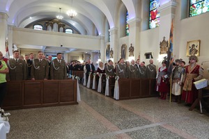  Mszy święta w intencji funkcjonariuszy, pracowników cywilnych oraz ich rodzin, odprawiana w kościele Trójcy Świętej w Bielsku-Białej. Kadra kierownicza.