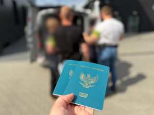 Dwa indonezyjskie paszporty
