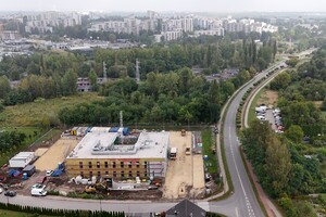 Ujęcie z drona na budowę nowoczesnego kompleksu administracyjno-garażowego w Sosnowcu