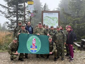 Grupa funkcjonariuszy i pracowników z Wydziału ds. Cudzoziemców zdobywa 5 szczytów!
