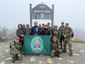 Grupa funkcjonariuszy i pracowników z Wydziału ds. Cudzoziemców zdobywa 5 szczytów!