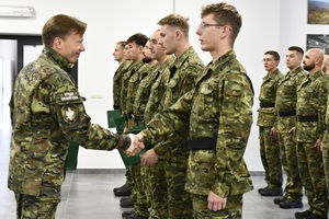 Wręczanie aktów mianowania na stopień kaprala