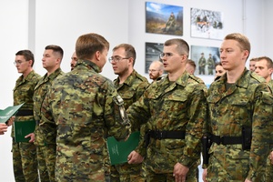 Wręczanie aktów mianowania na stopień kaprala