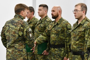 Wręczanie aktów mianowania na stopień kaprala
