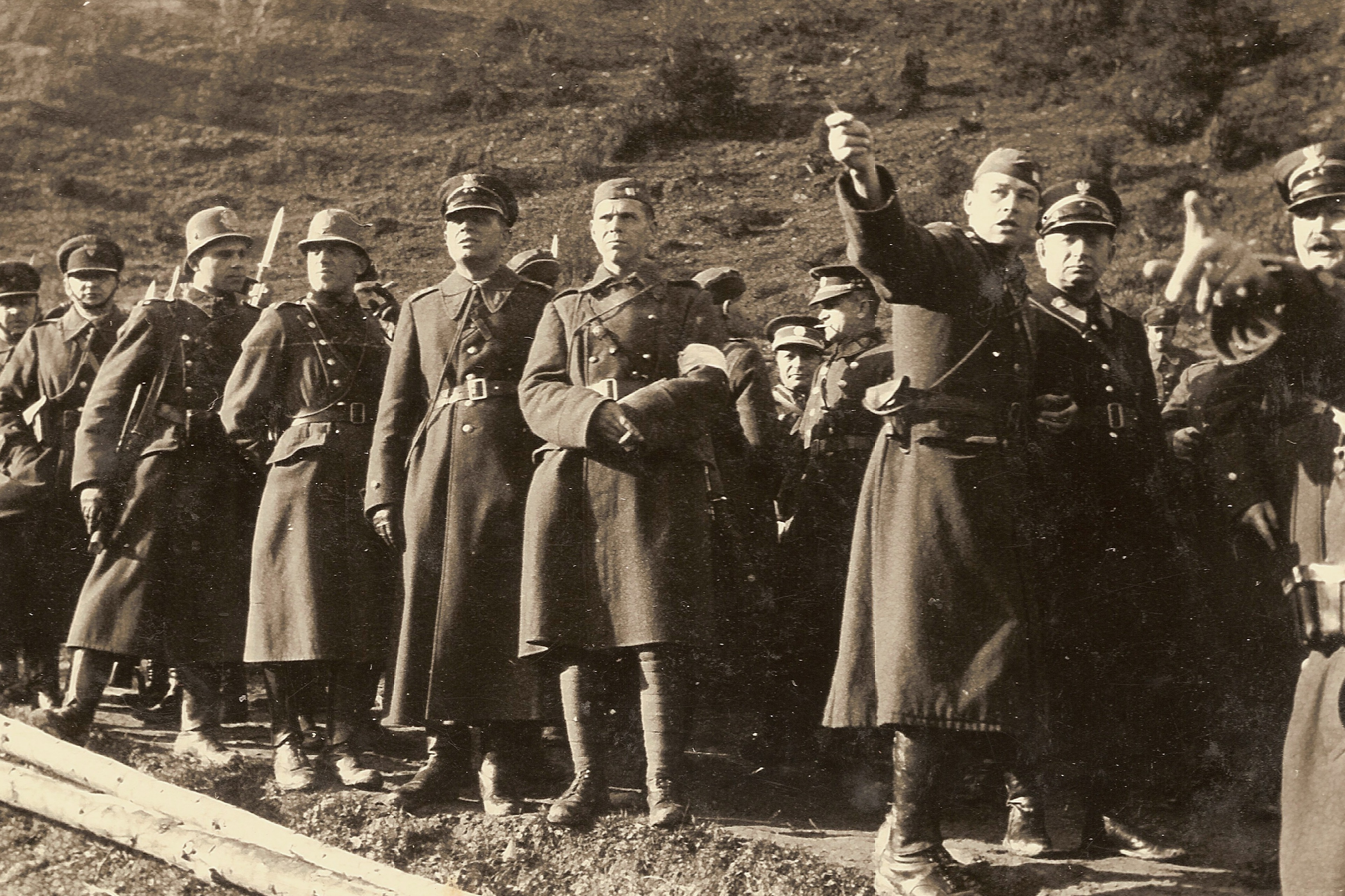 Komisja delimitacyjna nad Popradem, 1938 r., podkom. Józef Bocheński piąty od lewej